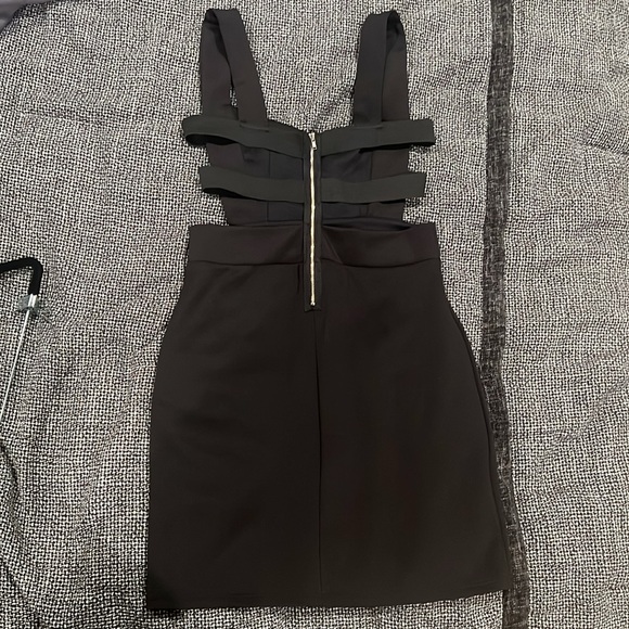 Black Mini Elastic Strap Back Dess - Picture 3 of 5